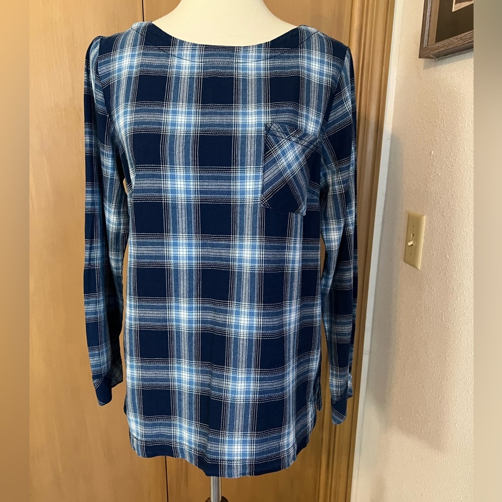 JJill plaid top, long sleeve button back. Small.